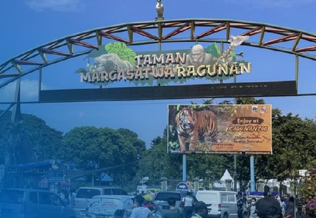 Masuk Ragunan Pakai Kartu Flazz BCA